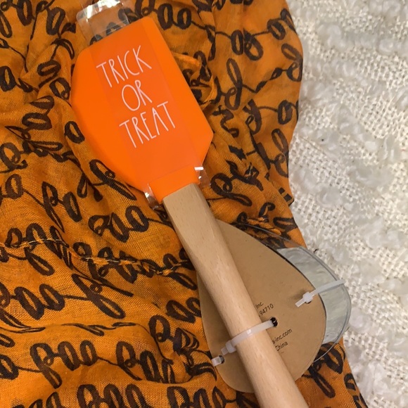 New Rae Dunn Halloween Spatula and Cookie Cutter - Picture 5 of 5